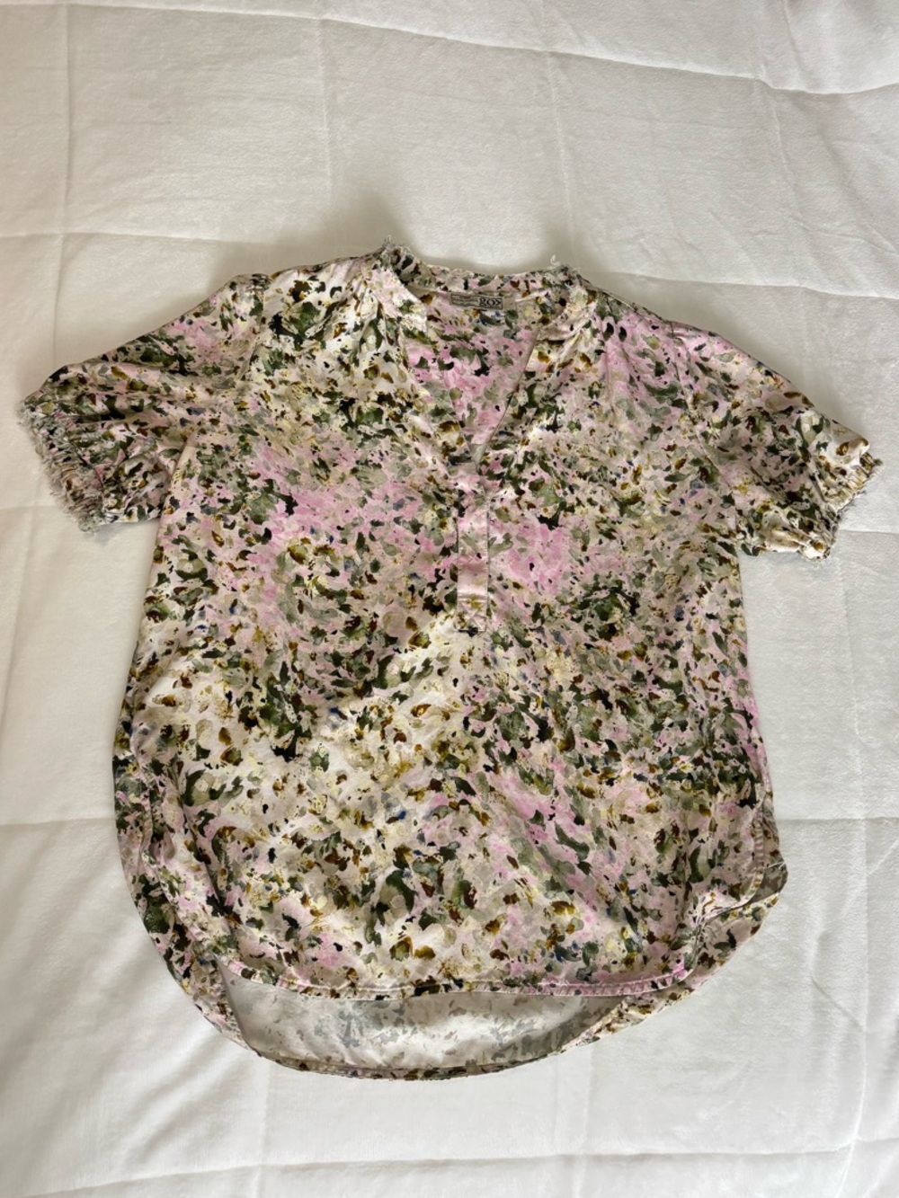 Floral Print V-Neck Short-Sleeve Blouse in Pink